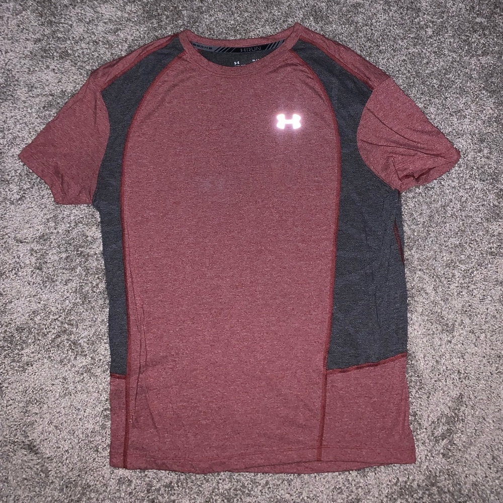 Under Armour Junior Fitted Red & Gray shirt sz XL - Picture 4 of 9